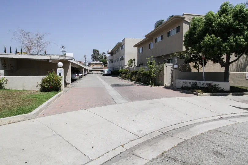 The street leading to the North Hollywood Terrace