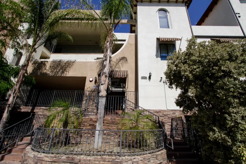 The exterior of Satsuma Townhomes in North Hollywood