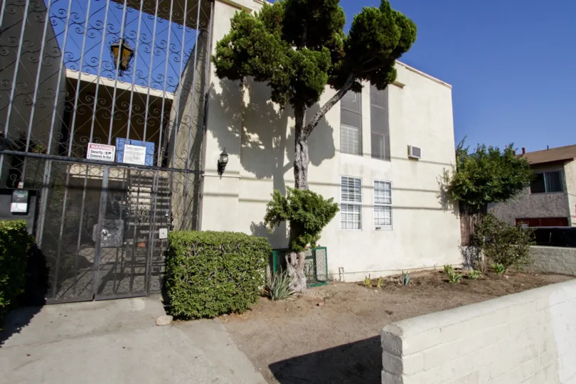 The walkway into The Laurels in North Hollywood