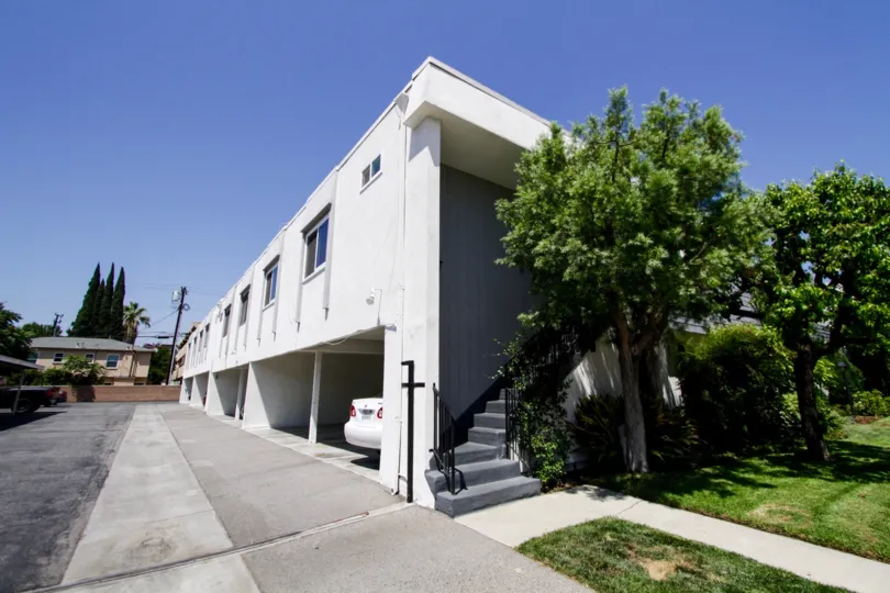 The parking for Toluca Continental Townhomes