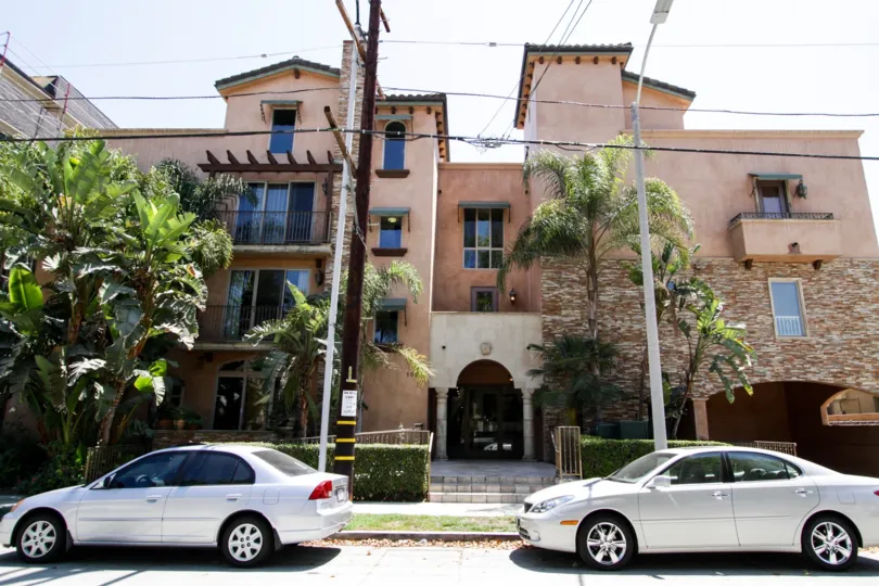The Toluca Lake Villas building in North Hollywood