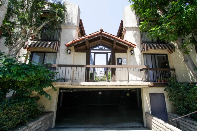 The entrance into Universal Townhomes