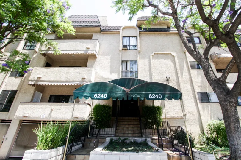 The entrance into Whitsett Condominiums