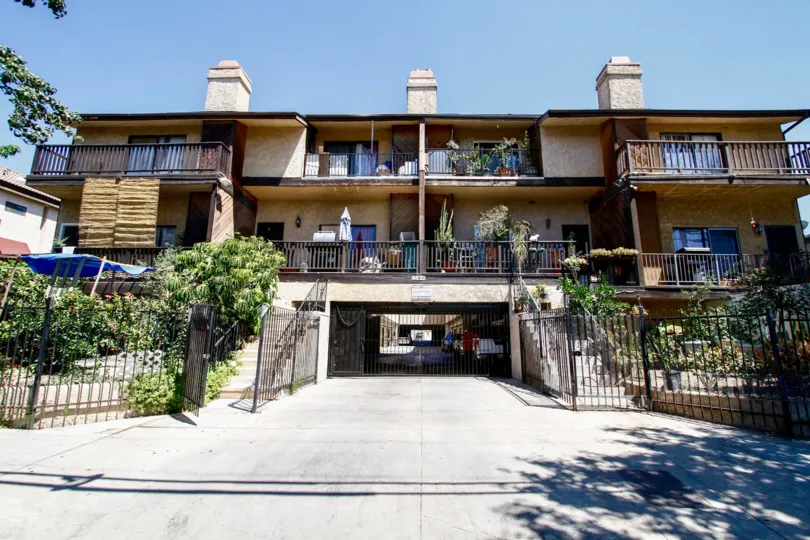 The building at 8822 Willis Ave