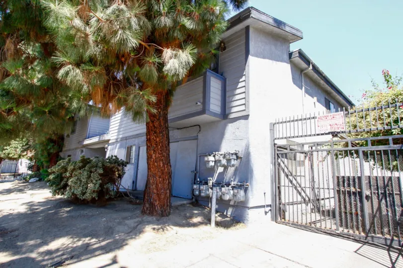 The building at 8806 Willis Ave in Panorama City California