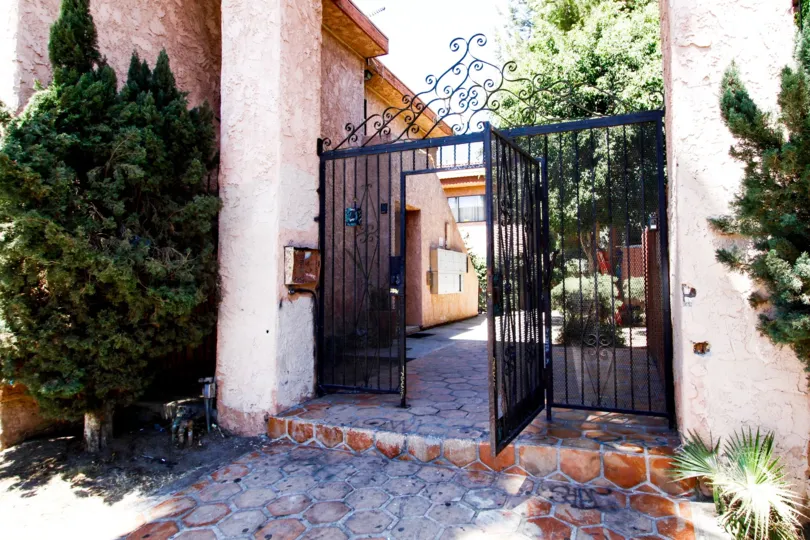 The gate into Tudor Regency