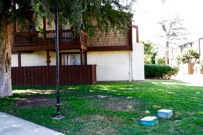 The yard in font of a building in Wakefield Park in Panorama City California