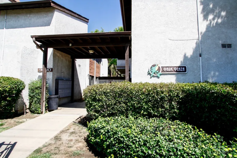 The entrance into Woodman VIII in Panorama City California