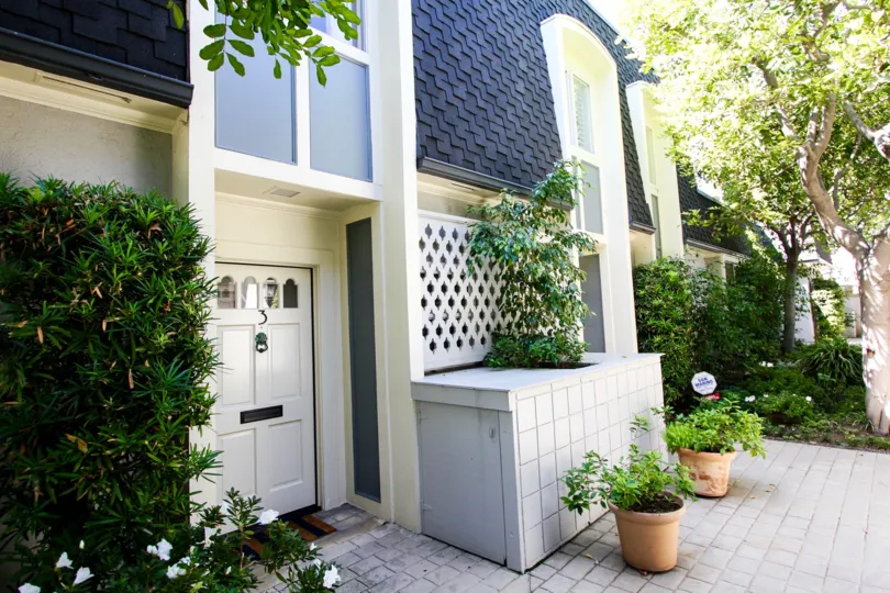 An entrance into 1045 S Orange Grove Blvd