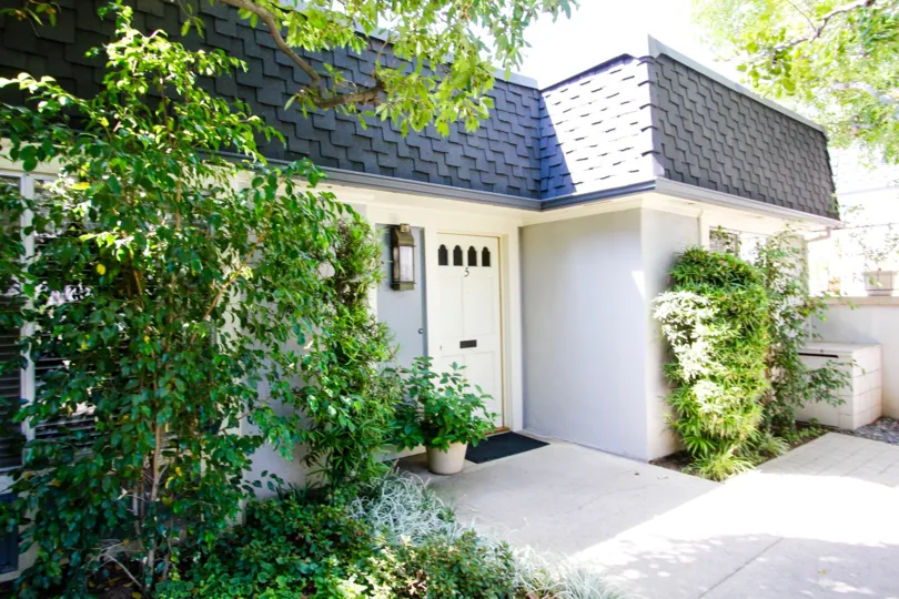 The sidewalk up to 1045 S Orange Grove Blvd in Pasadena, California