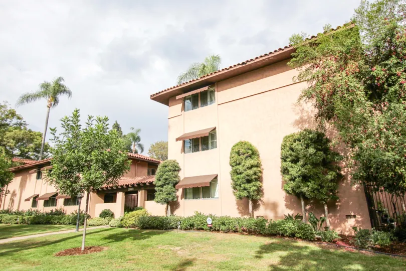 The view of 1200 S Orange Grove Blvd in Pasadena, California