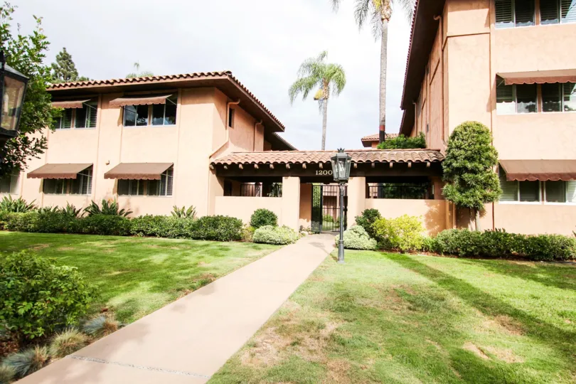 The entryway up to 1200 S Orange Grove Blvd