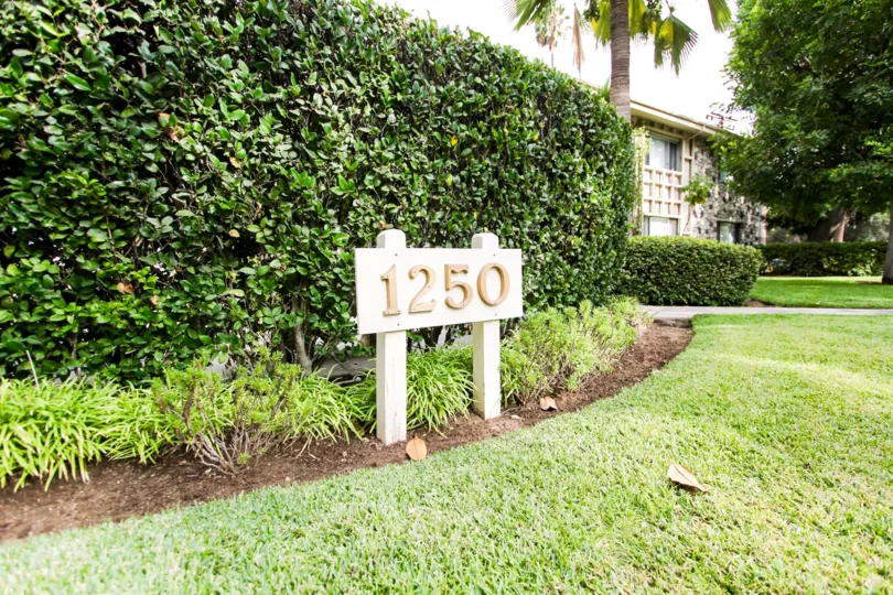 The address seen at 1250 S Orange Grove Blvd in Pasadena, California