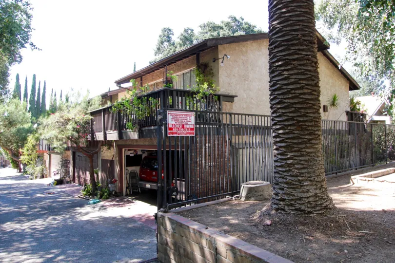 The view of 1415 El Sereno in Pasadena, California