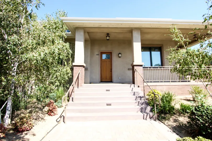 The stairs leading up to 1448 N Fair Oaks Ave
