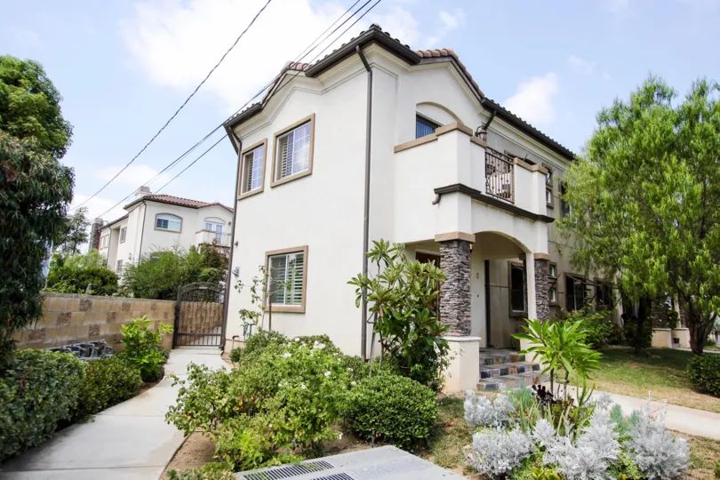 The landscaping around 149 Harkness Ave in Pasadena, California