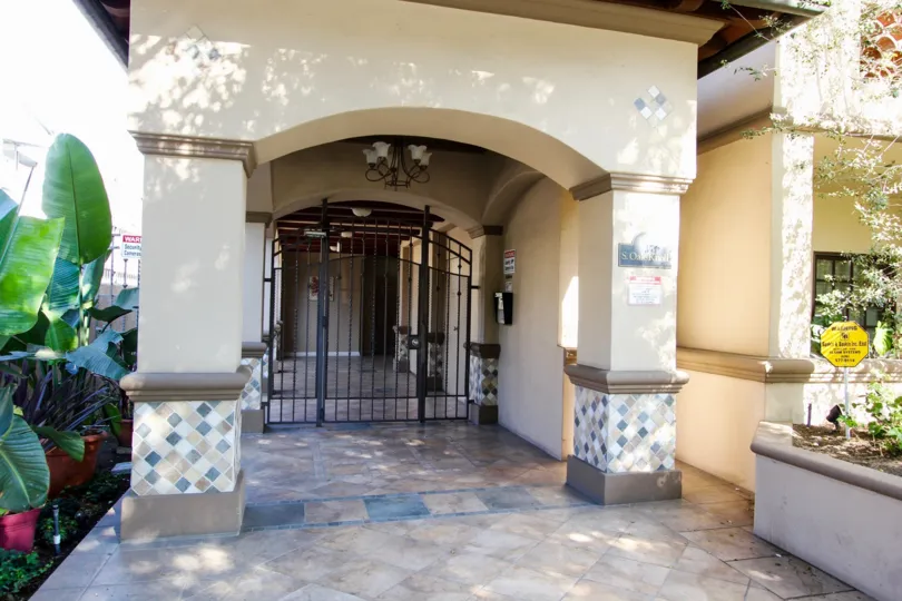 The gate into 156 S Oak Knoll Ave