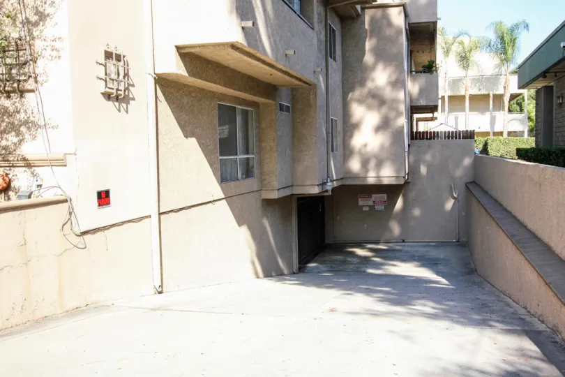 The parking area for 156 S Oak Knoll Ave