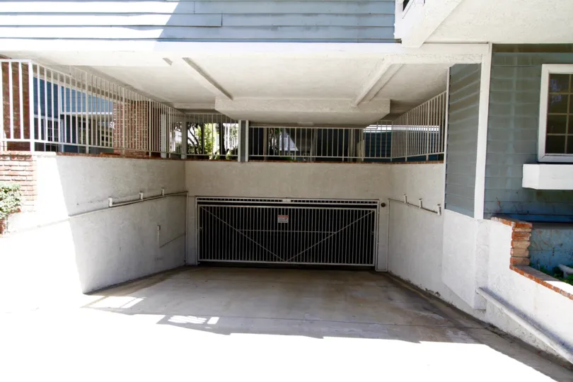 The parking garage for 230 S Madison Ave in Pasadena, California