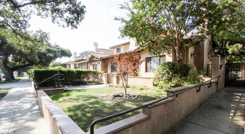 The view of 2449 Oswego St in Pasadena, California