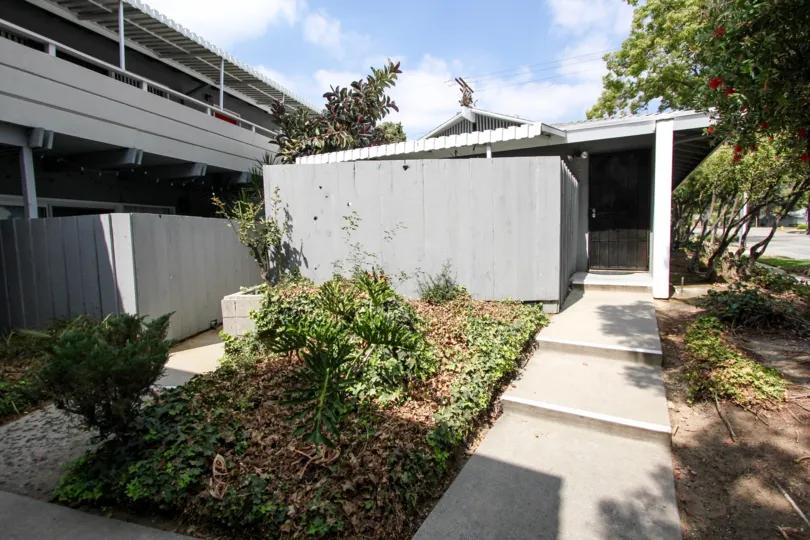 The sidewalk up t o365 Hastings Ranch Rd