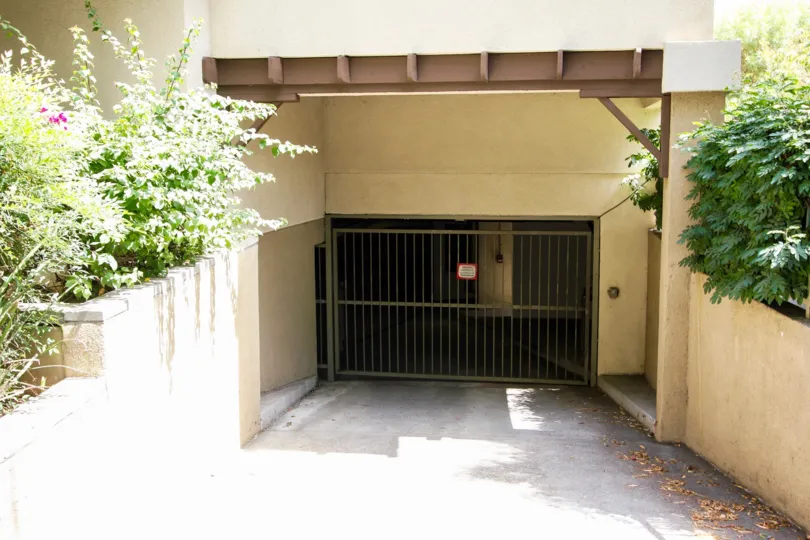 The parking garage at 38 N Bonnie Ave in Pasadena, California