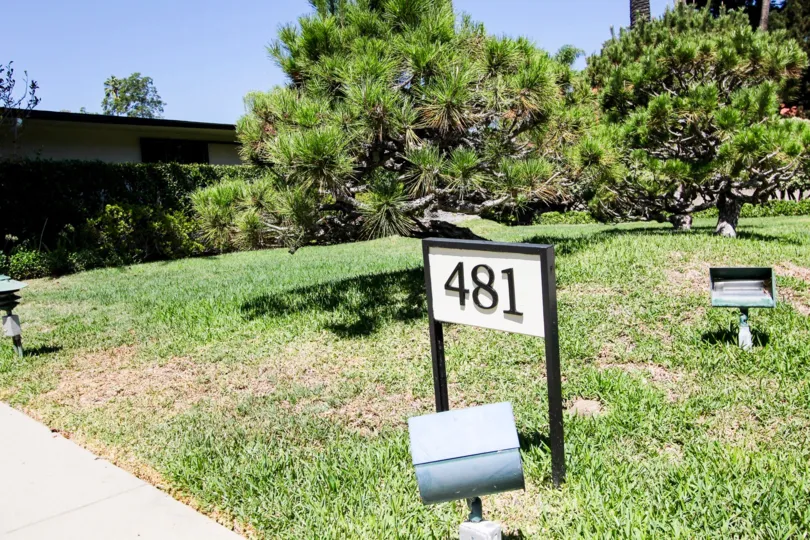The address for 481 S Orange Grove Blvd in Pasadena, California