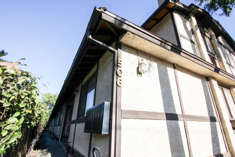 The address for 506 N Mar Vista Ave