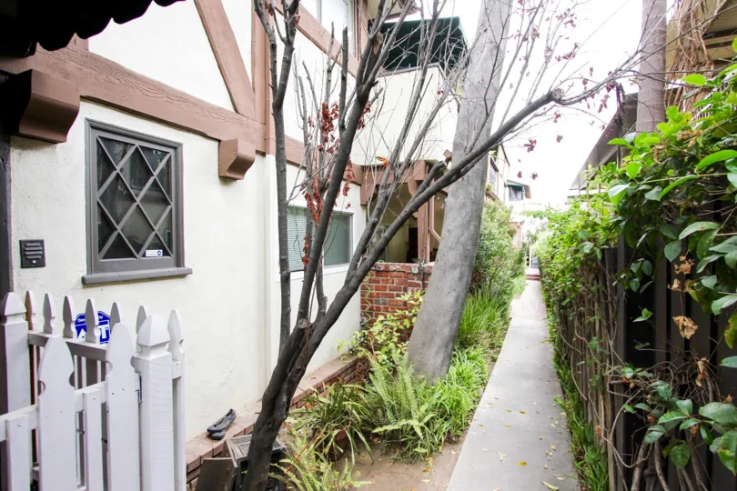 The sidewalk through 536 S Euclid Ave in Pasadena, California