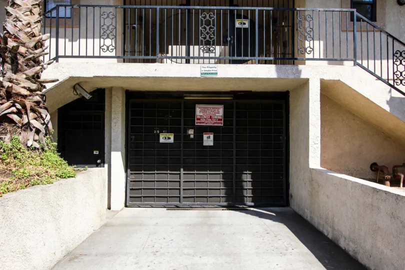The parking gate at 720 N Garfield Ave in Pasadena, California