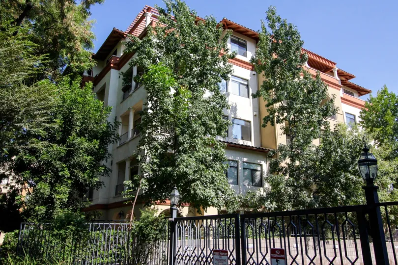 The landscaping seen around 742 Locust St in Pasadena, California