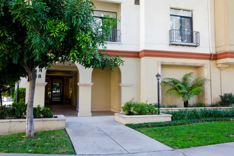 The walkway into 742 Locust St in Pasadena, California