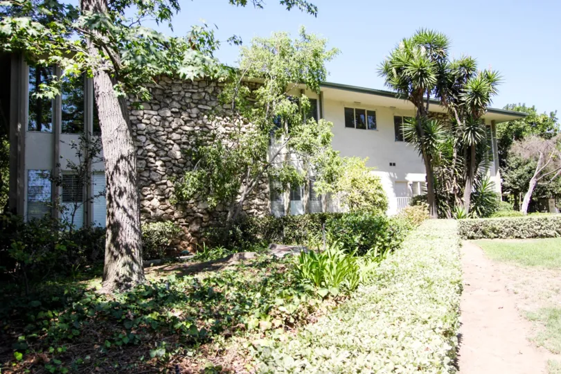 The landscaping around 757 S Orange Grove Blvd