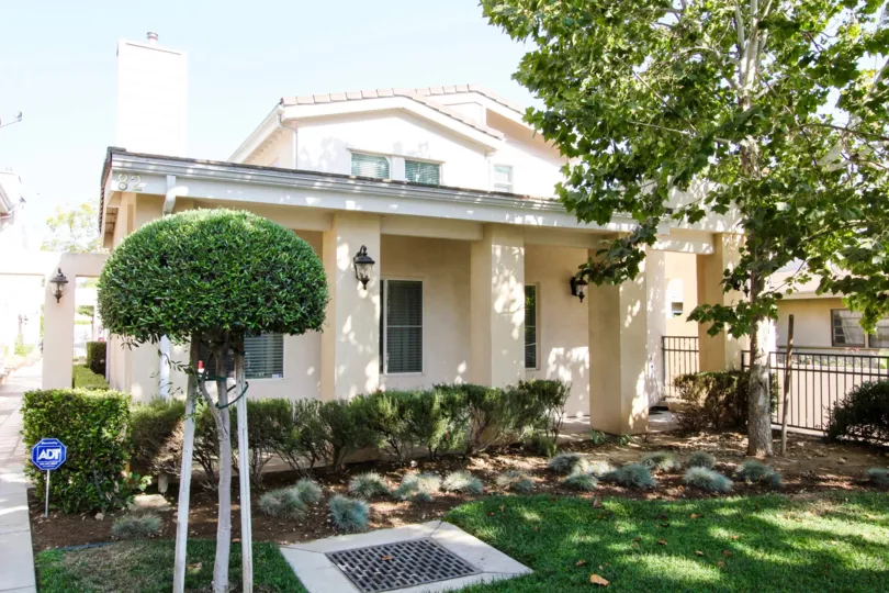 The landscaping around 82 Virginia Ave in Pasadena, California