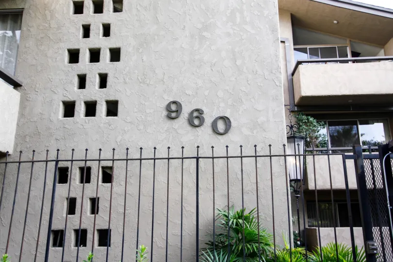 The address for 960 San Pasqual St on the building