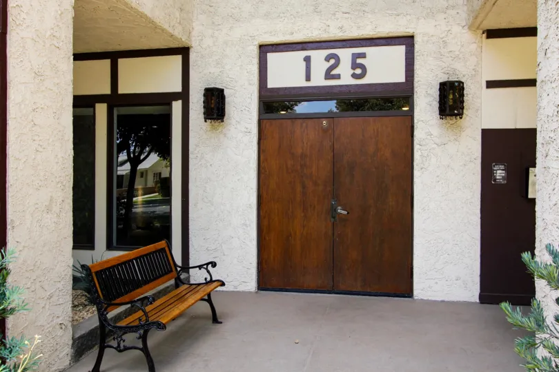 The entrance into Allen Avenue Square North in Pasadena, California