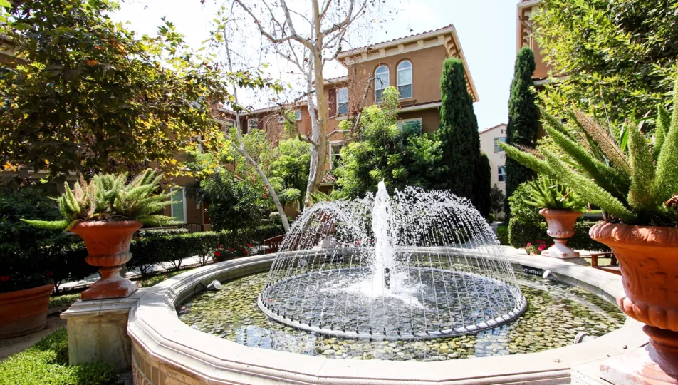The fountain of water in Artisan Square