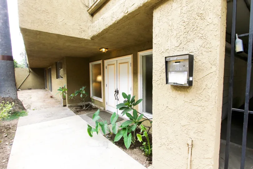 The entryway up to Casa California