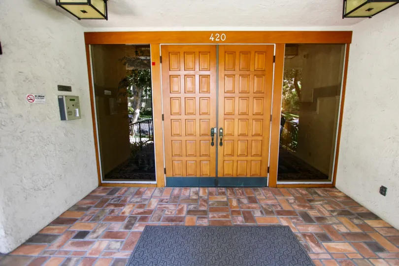 The entrance into Casa Serena