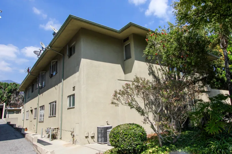 The view of the Cliff Crest Valley building in Pasadena, California