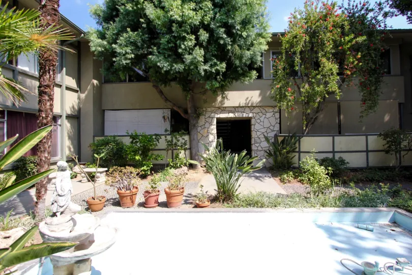 The potted plants seen around Cliff Crest Valley