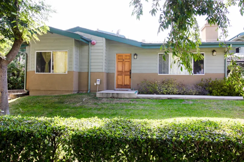 The yard in front of the Daisy Garden building in Pasadena, California