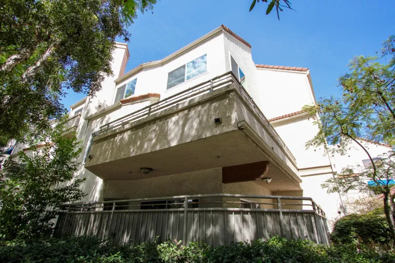 The structure of Del Mar Terrace in Pasadena, California