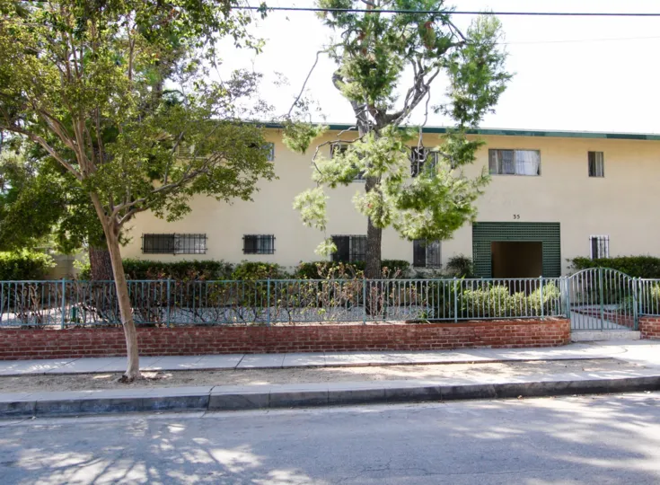 The view of El Nido in Pasadena, California
