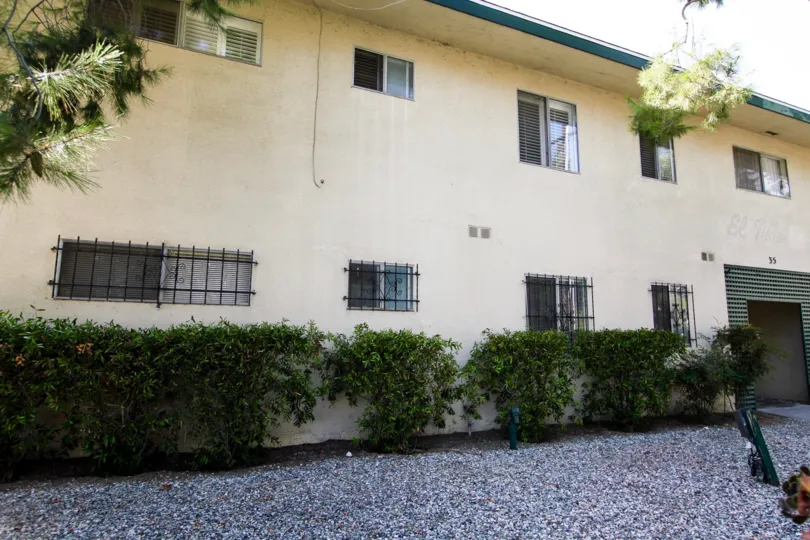 The hedges around the El Nido building