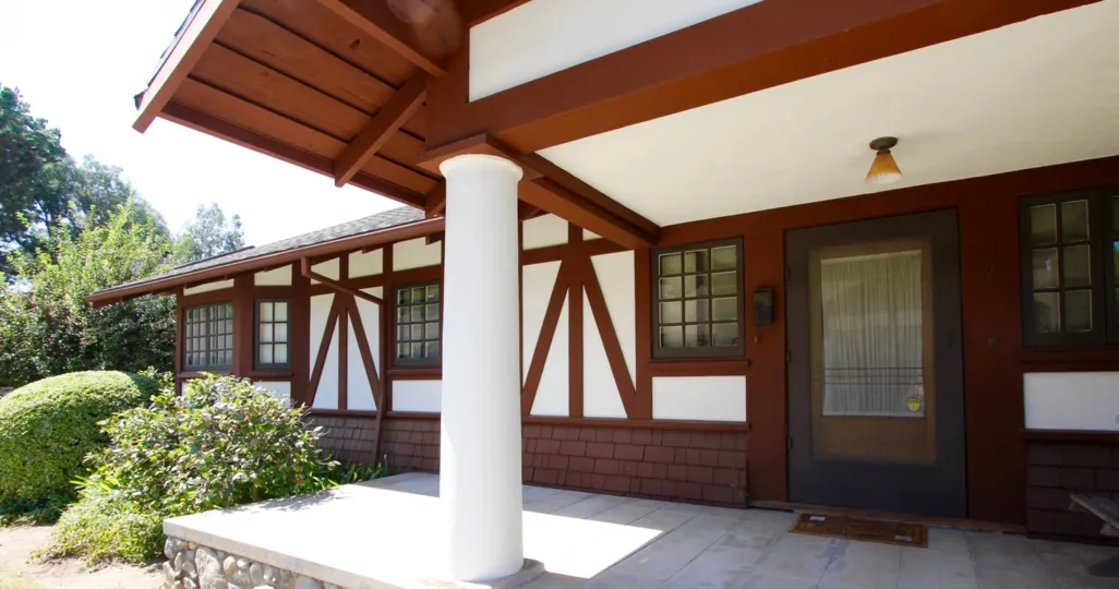 The entryway at Gartz Court in Pasadena, California