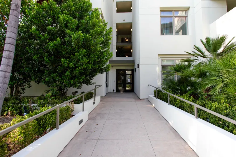 The entryway into Granite Park