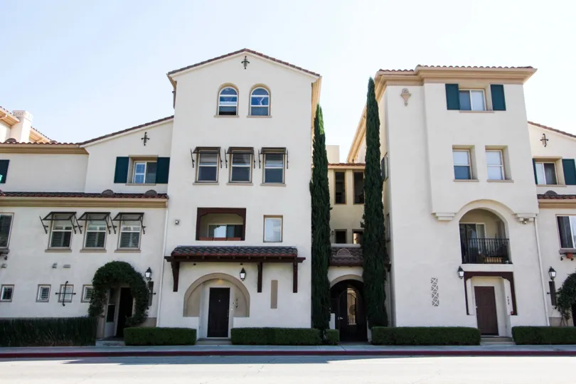 The Hertiage Walk building in Pasadena