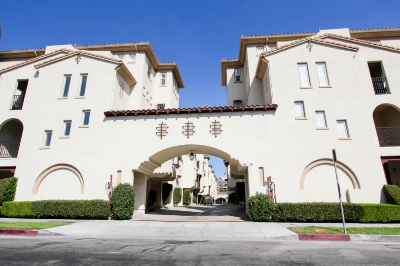 The entryway into Hertiage Walk