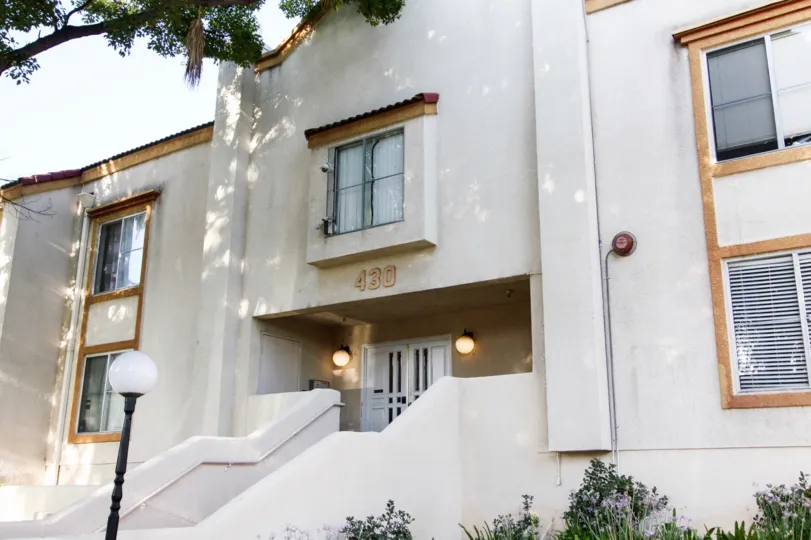 The address above the entrance into Holliston Villas in Pasadena, California